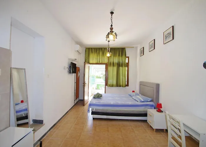 Gortanova Uvala * Póla